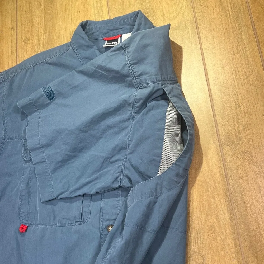 The North Face Mens Blue Short Sleeve Button Down Utility Hiking Shirt L vintage